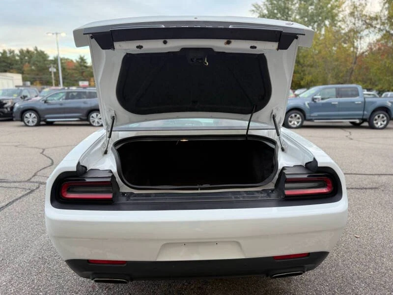 2018 Dodge Challenger 3rd Gen - Image 9 of 20