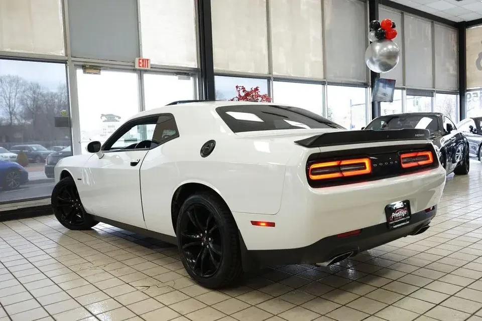 2018 Dodge Challenger 3rd Gen - Image 5 of 20