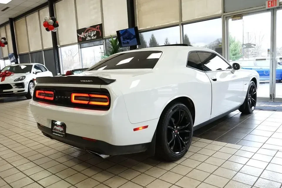 2018 Dodge Challenger 3rd Gen - Image 14 of 20