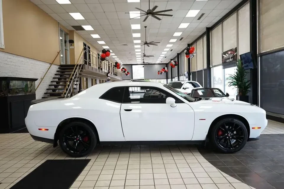2018 Dodge Challenger 3rd Gen - Image 15 of 20