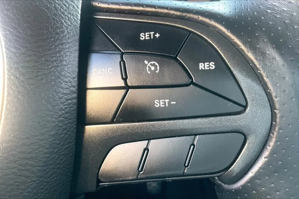 2018 Dodge Challenger 3rd Gen - Image 16 of 19