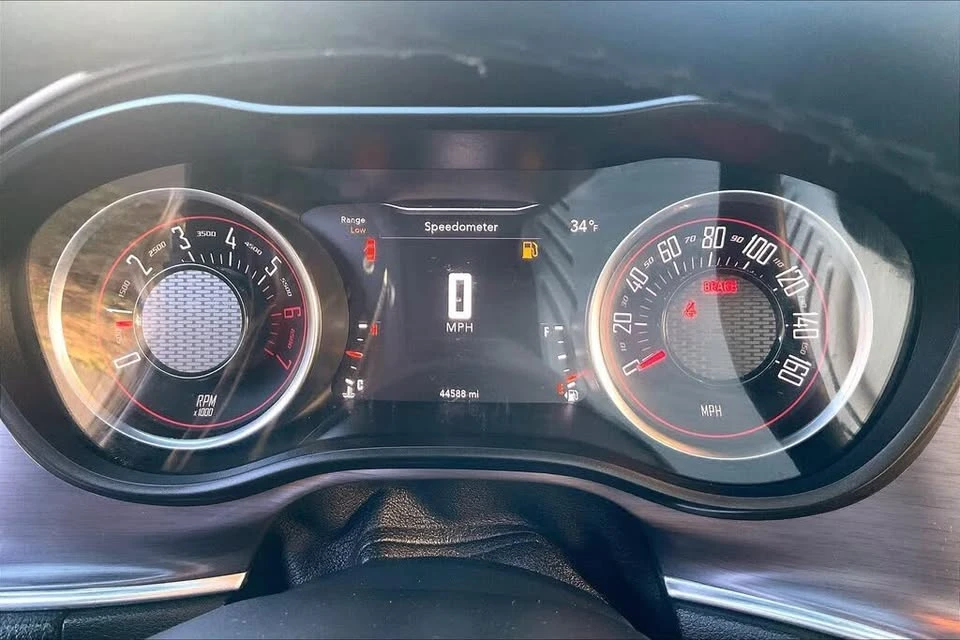 2018 Dodge Challenger 3rd Gen - Image 17 of 19