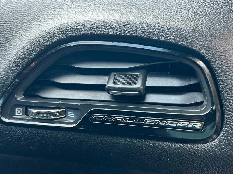 2018 Dodge Challenger 3rd Gen - Image 16 of 20