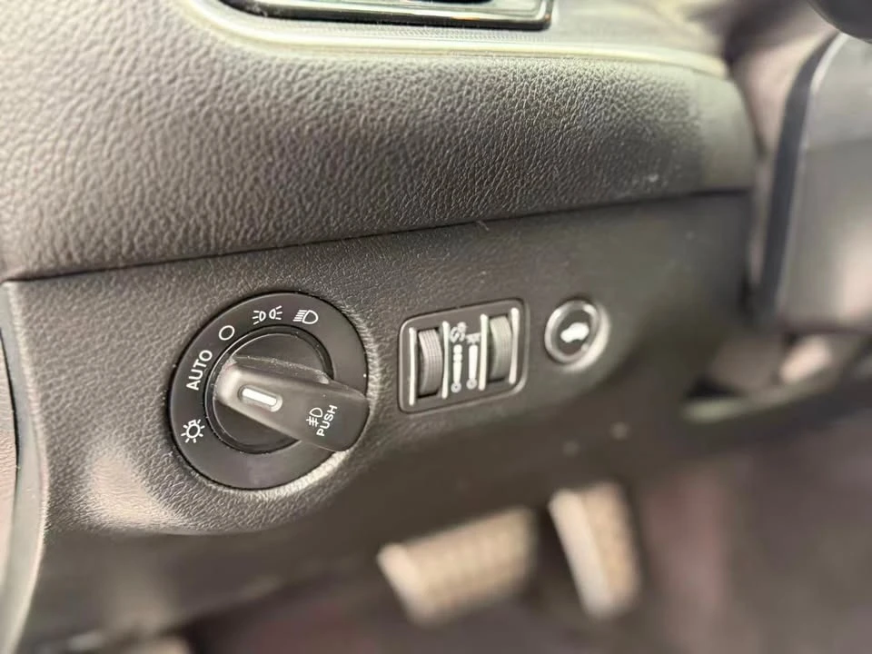 2018 Dodge Challenger 3rd Gen - Image 12 of 17