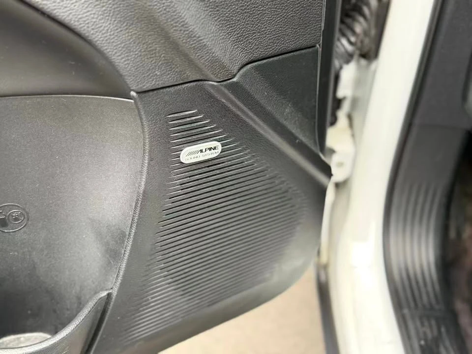 2018 Dodge Challenger 3rd Gen - Image 6 of 17