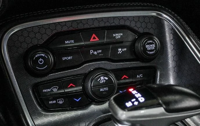 2018 Dodge Challenger 3rd Gen - Image 9 of 10