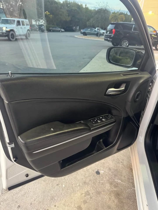 2018 Dodge Charger 7th Gen - Image 9 of 13