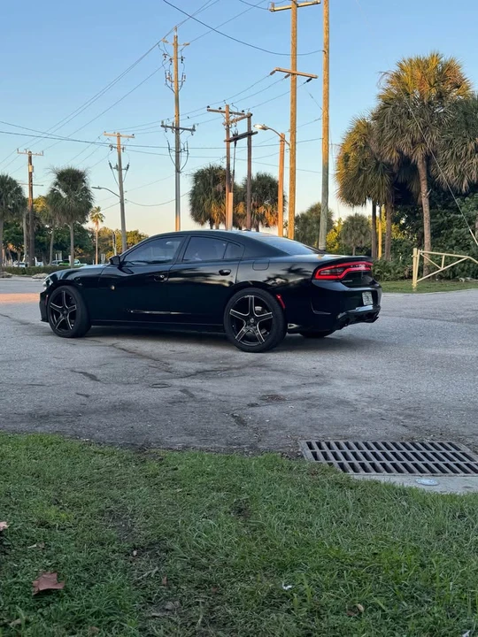 2018 Dodge Charger 7th Gen - Image 4 of 11