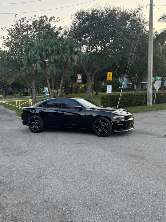 2018 Dodge Charger 7th Gen - Image 2 of 11