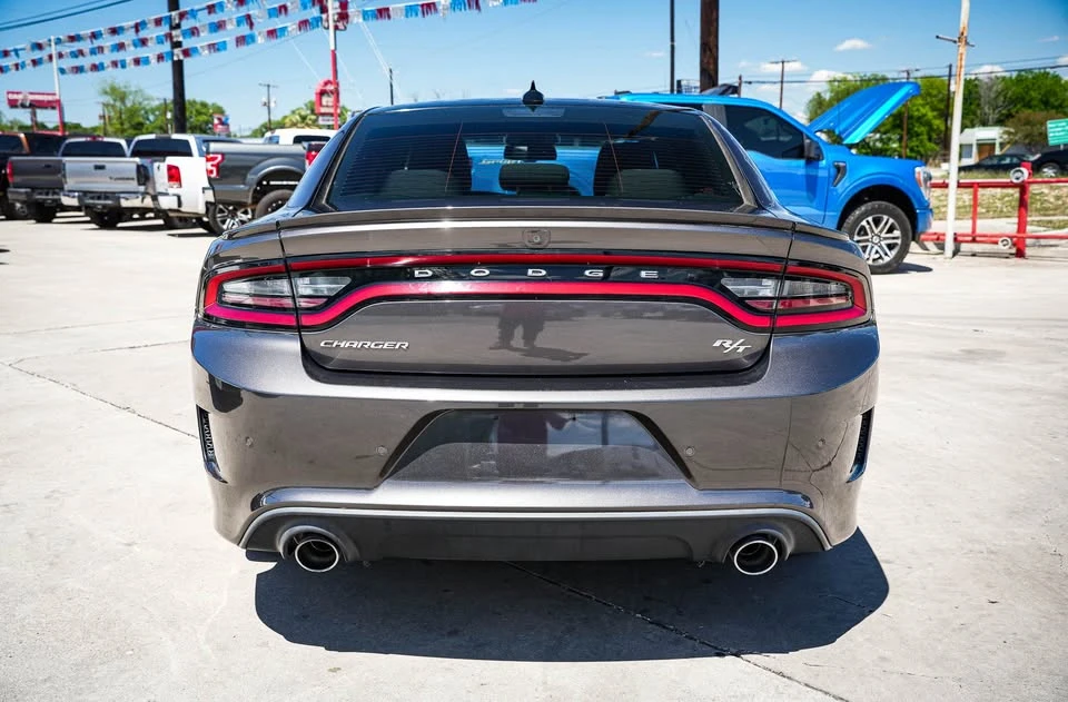 2018 Dodge Charger 7th Gen - Image 15 of 19