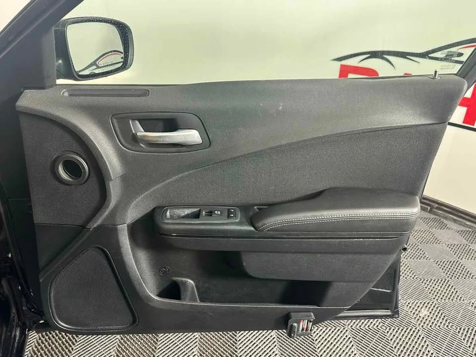 2018 Dodge Charger 7th Gen - Image 16 of 20