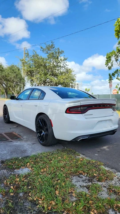2018 Dodge Charger 7th Gen - Image 5 of 11