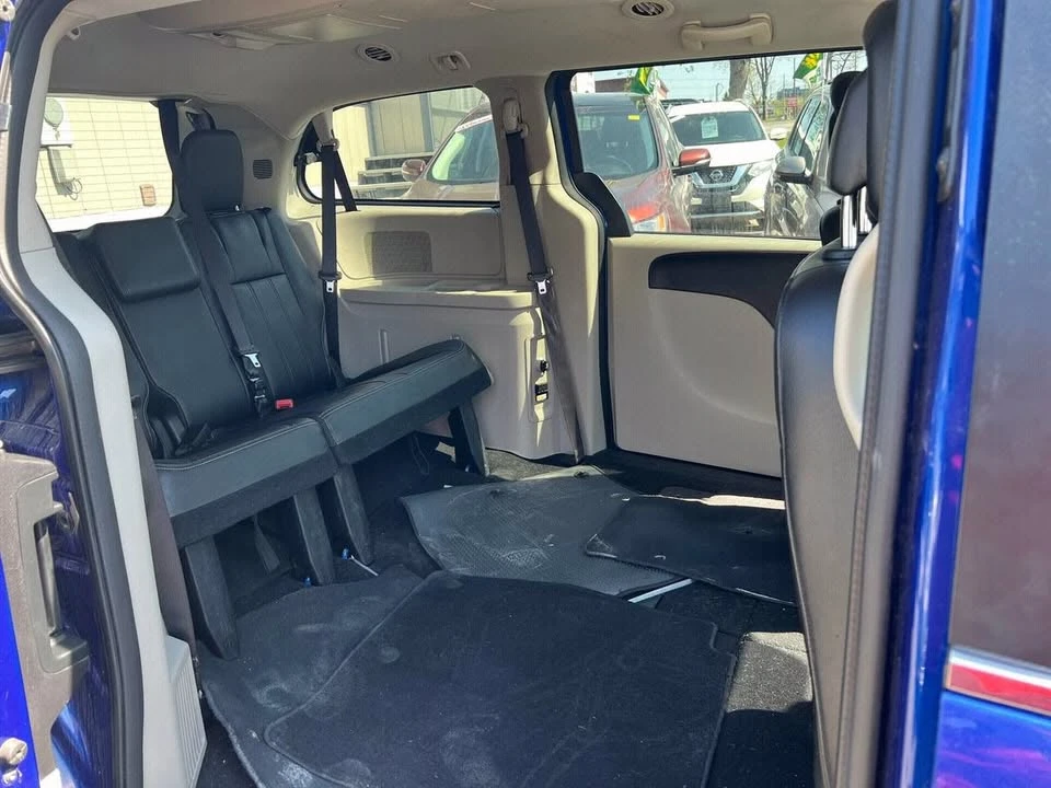 2018 Dodge Caravan - Image 6 of 12