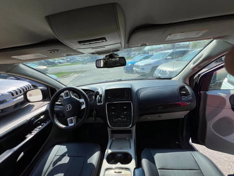 2018 Dodge Caravan - Image 11 of 12