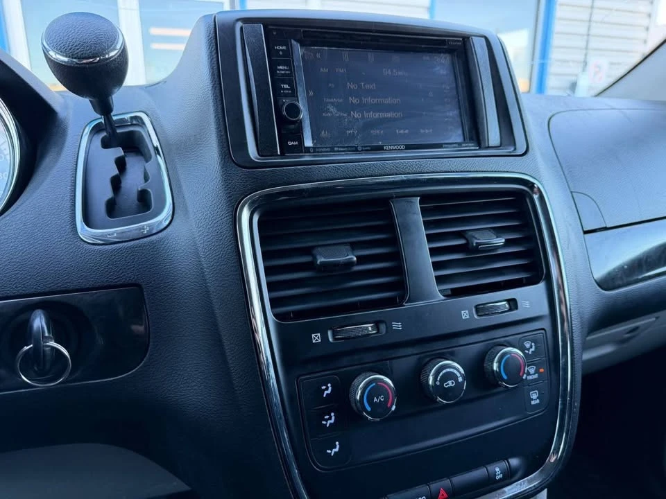 2018 Dodge Caravan - Image 10 of 18