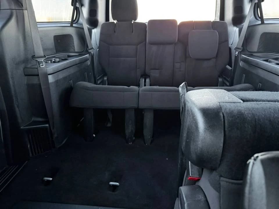 2018 Dodge Caravan - Image 14 of 19