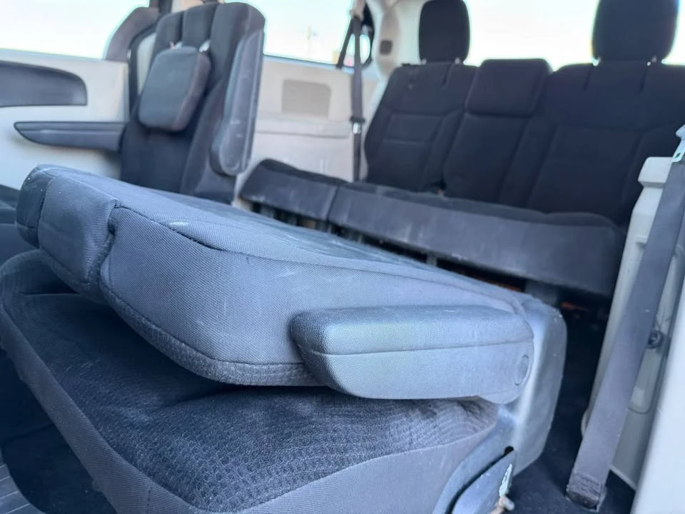 2018 Dodge Caravan - Image 16 of 18
