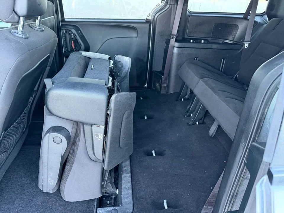 2018 Dodge Caravan - Image 15 of 19
