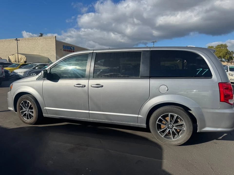 2018 Dodge Caravan - Image 5 of 5