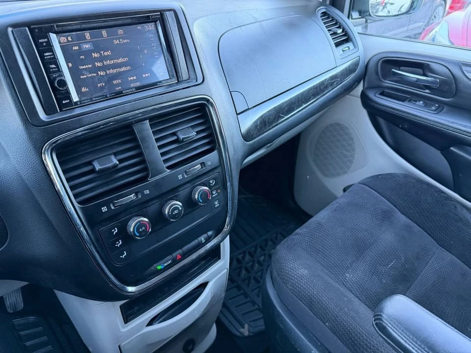 2018 Dodge Caravan - Image 9 of 18