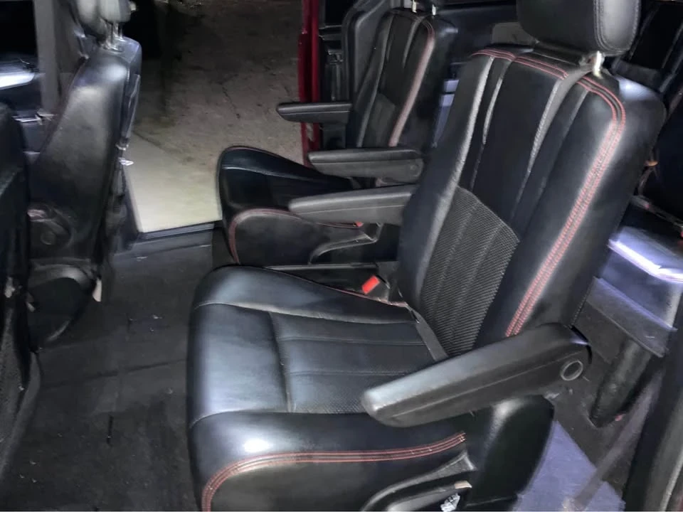 2018 Dodge Caravan - Image 7 of 17