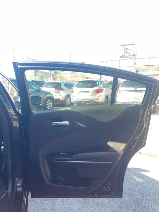 2018 Dodge Charger 7th Gen - Image 15 of 17
