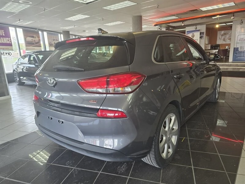 2018 Hyundai Elantra - Image 4 of 4