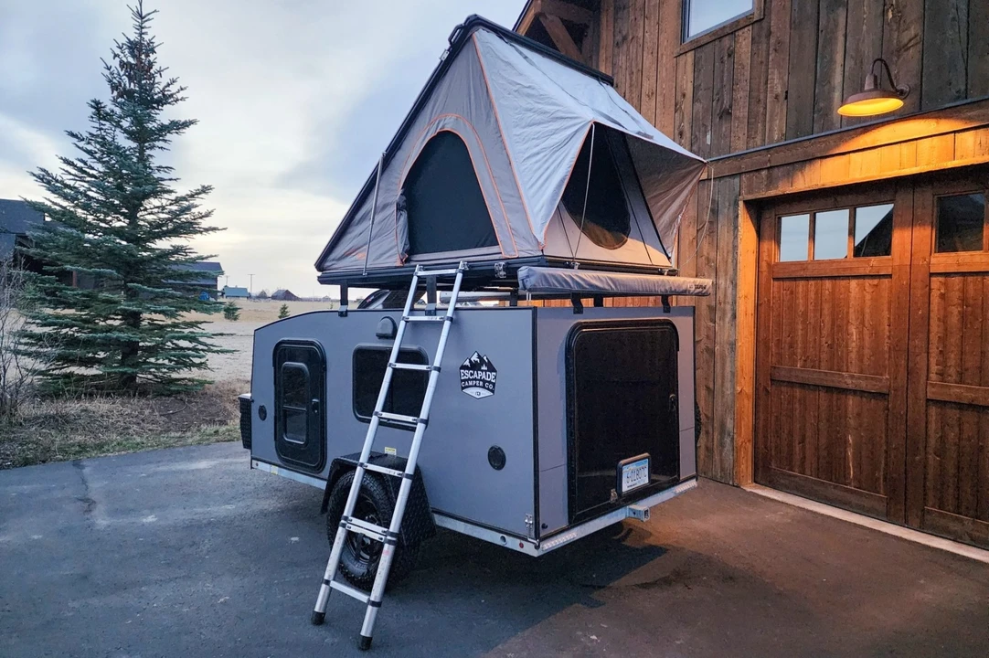 2018 - Image 2 of 8
