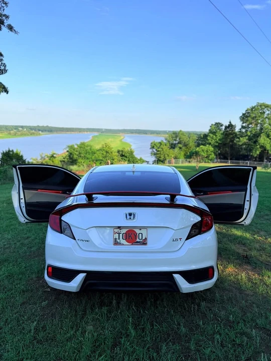 2018 Honda Civic 10th Gen - Image 18 of 21