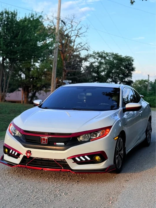 2018 Honda Civic 10th Gen - Image 13 of 21