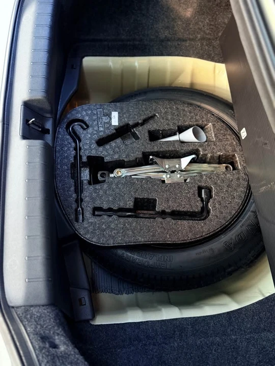 2018 Honda Civic 10th Gen - Image 19 of 21
