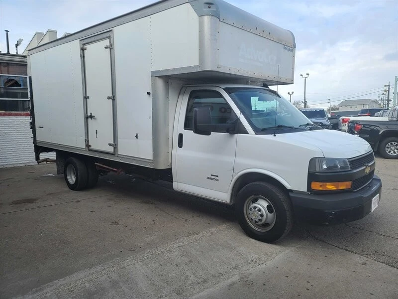 2018 Chevrolet Express - Image 4 of 4