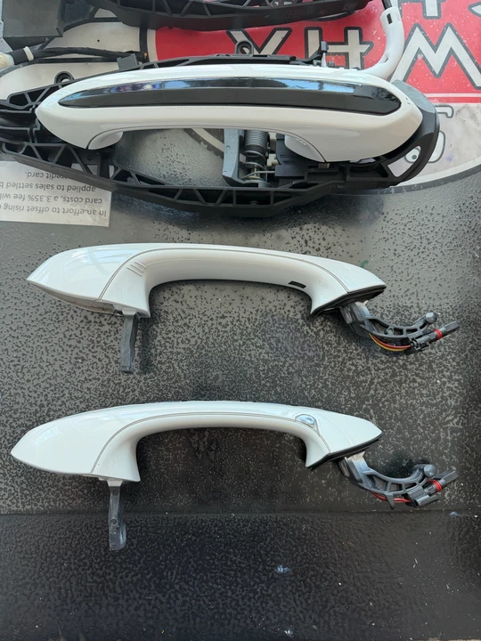 2018 Parts & Memorabilia Bodywork - Image 3 of 5
