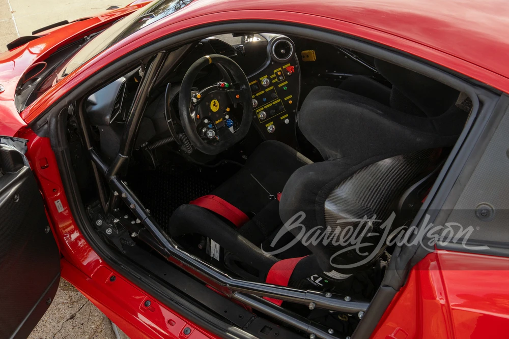 2018 Ferrari 488 - Image 17 of 31