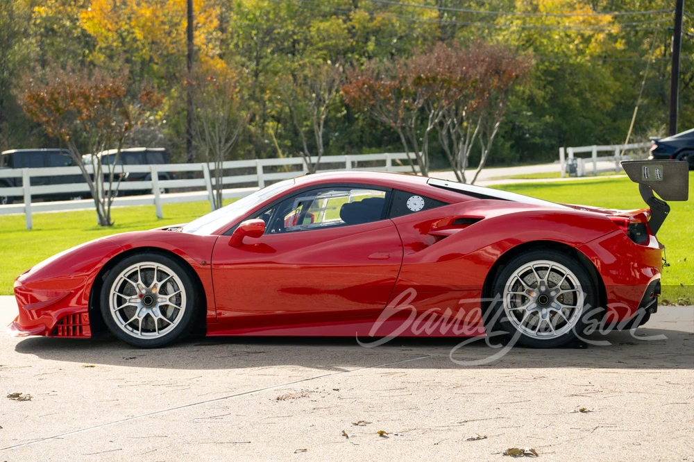 2018 Ferrari 488 - Image 25 of 31
