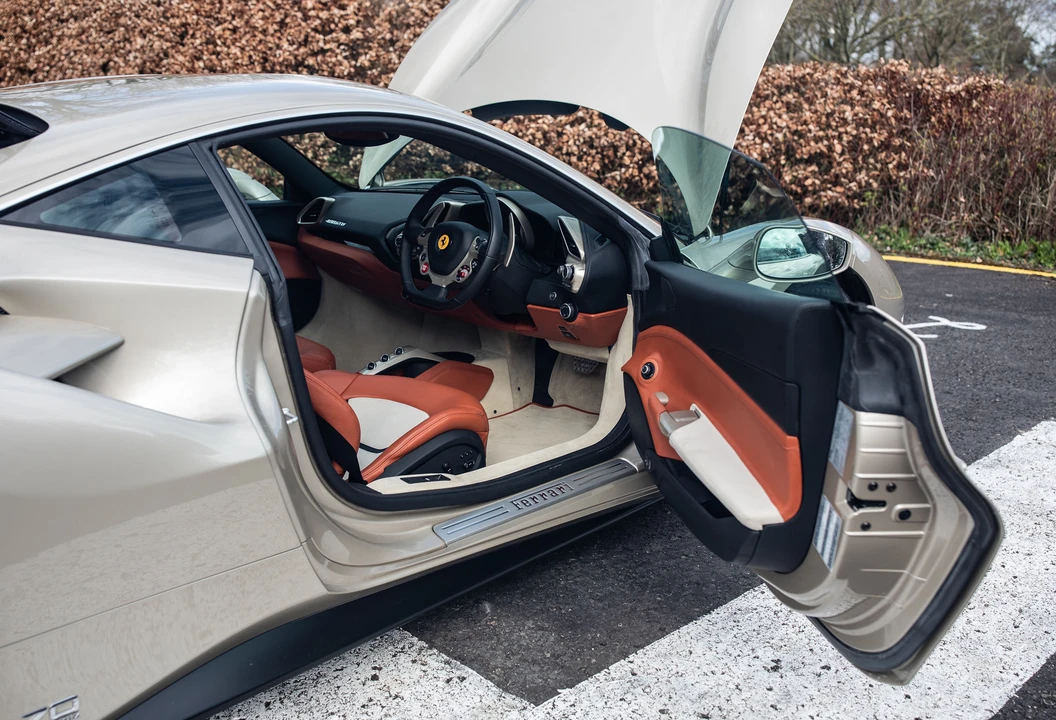 2018 Ferrari 488 GTB - Image 28 of 31