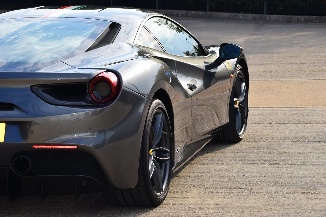 2018 Ferrari 488 GTB - Image 26 of 31