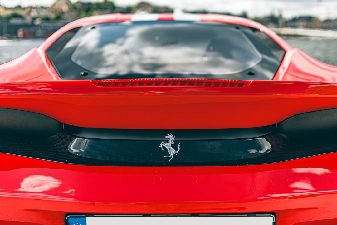 2018 Ferrari 488 Pista - Image 17 of 31
