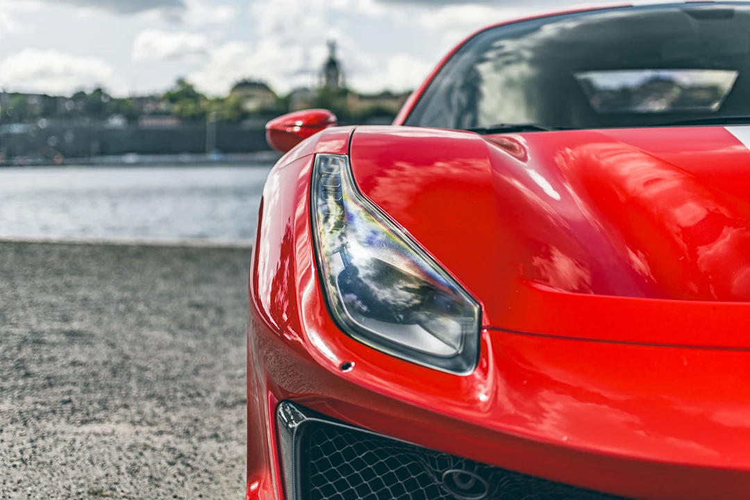 2018 Ferrari 488 Pista - Image 16 of 31