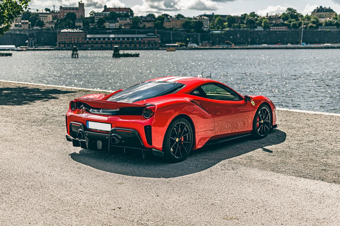 2018 Ferrari 488 Pista - Image 8 of 31