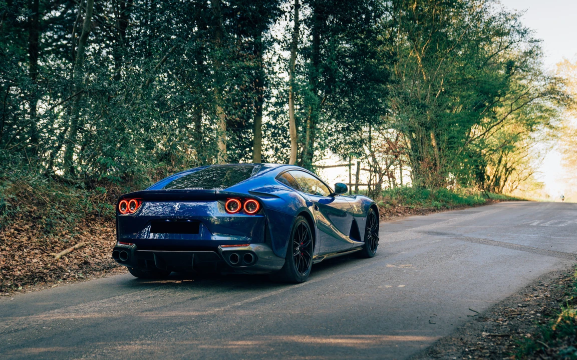 2018 Ferrari 812 Superfast - Image 5 of 31
