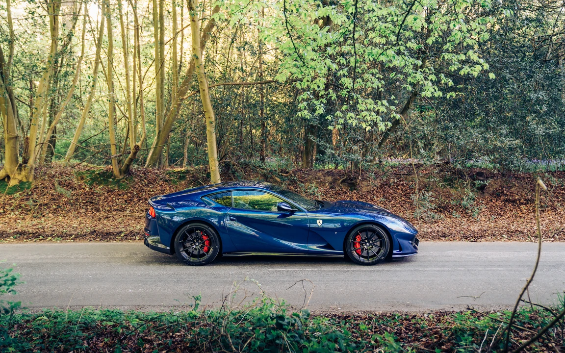 2018 Ferrari 812 Superfast - Image 7 of 31