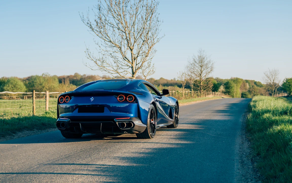 2018 Ferrari 812 Superfast - Image 27 of 31