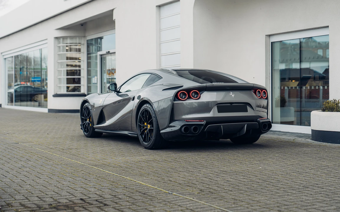 2018 Ferrari 812 Superfast - Image 9 of 31