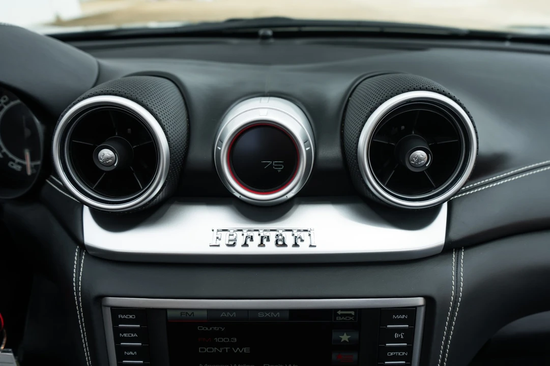 2018 Ferrari California T - Image 22 of 31