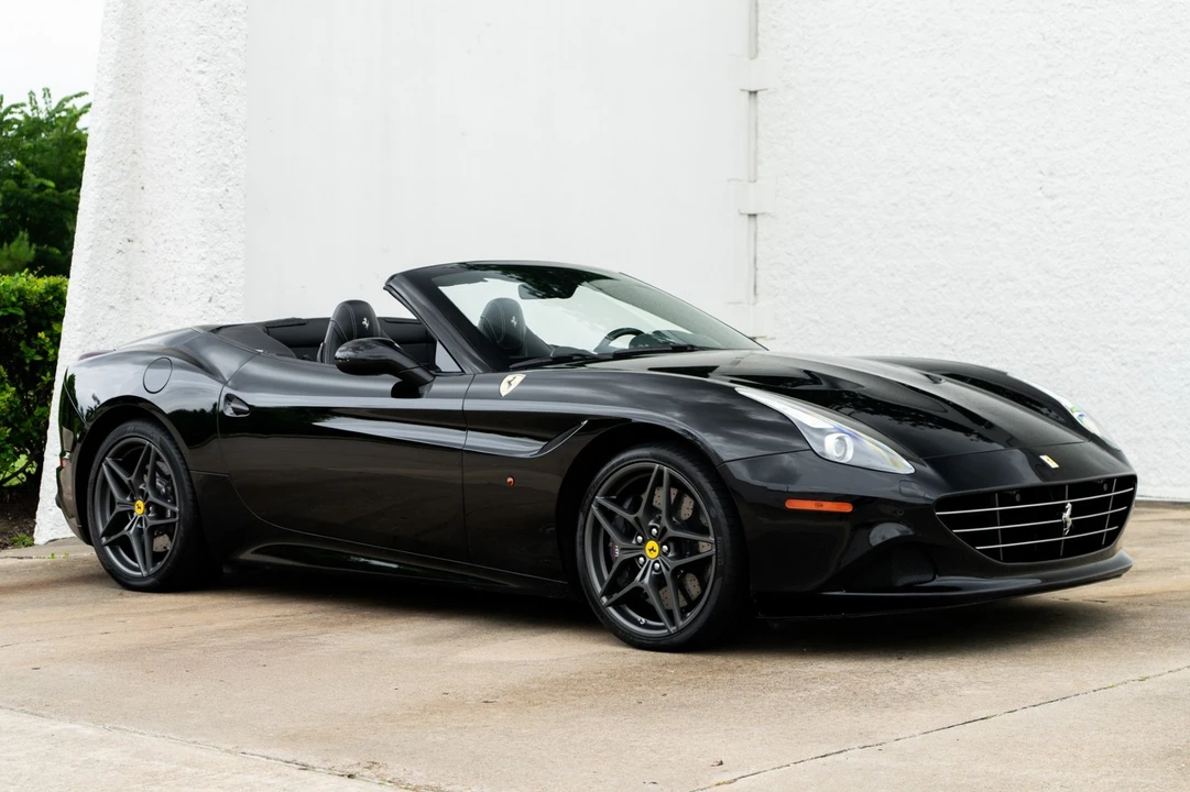 2018 Ferrari California T - Image 2 of 31