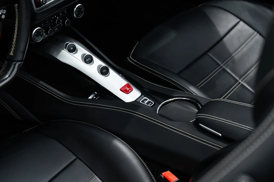 2018 Ferrari California T - Image 23 of 31
