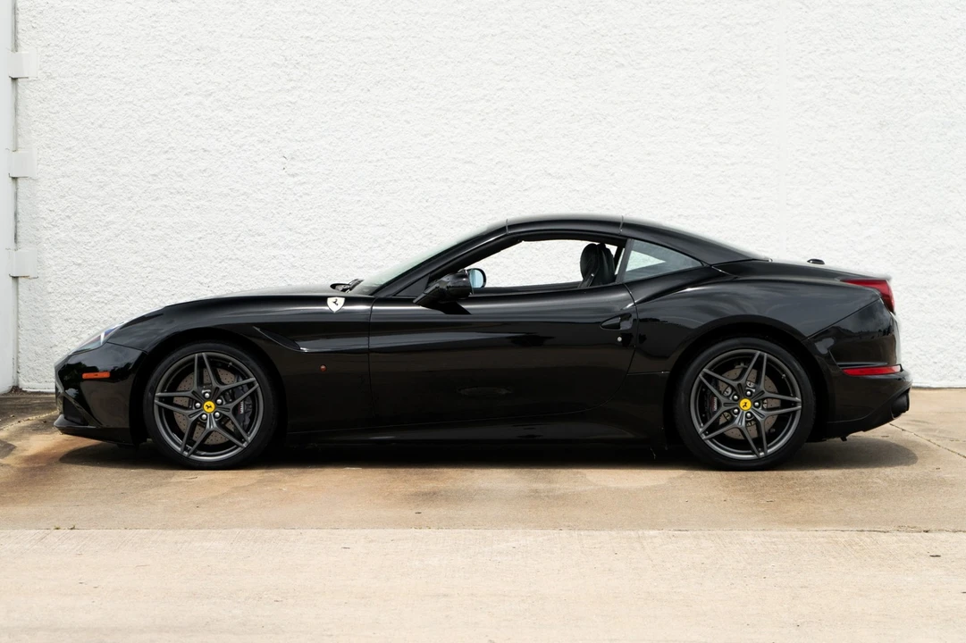 2018 Ferrari California T - Image 14 of 31
