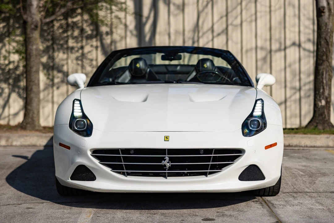 2018 Ferrari California T - Image 8 of 21