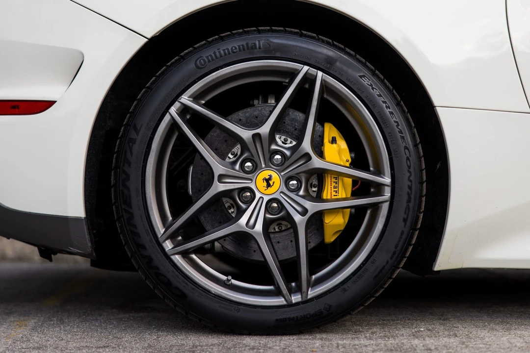 2018 Ferrari California T - Image 15 of 21